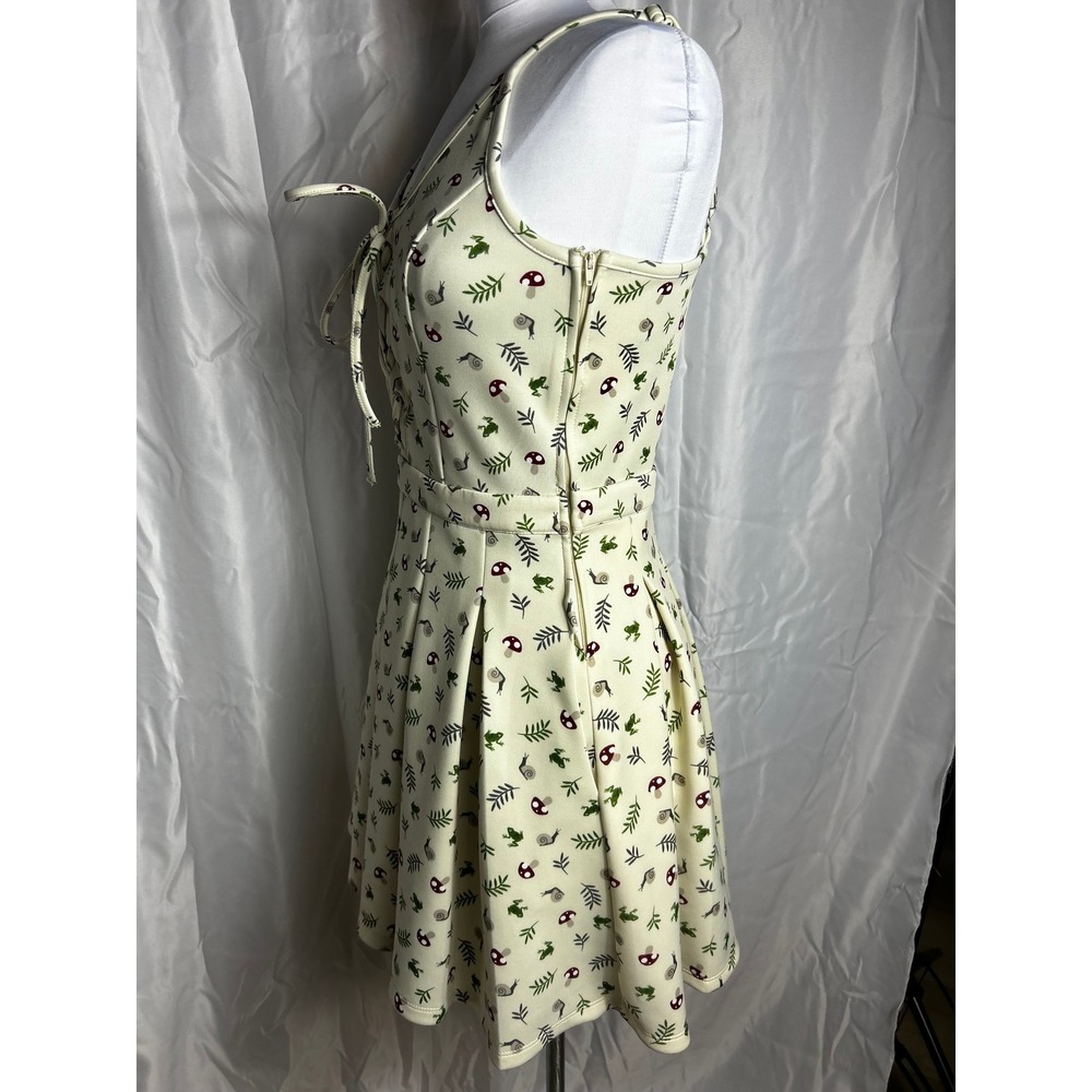 Hot Topic Frog Snail Mushroom Print Lace Up Mini Dress Ivory Green MD - Picture 3 of 5